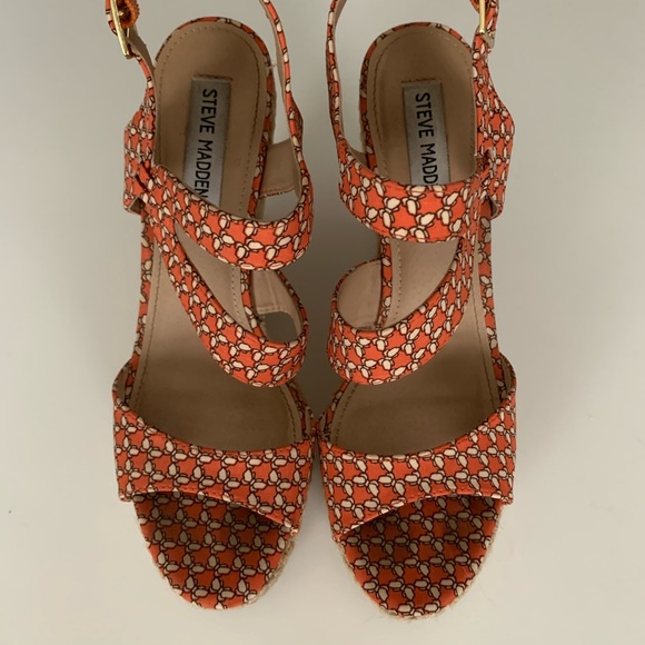 Steve Madden Cute Patterned Platforms - Picture 4 of 5